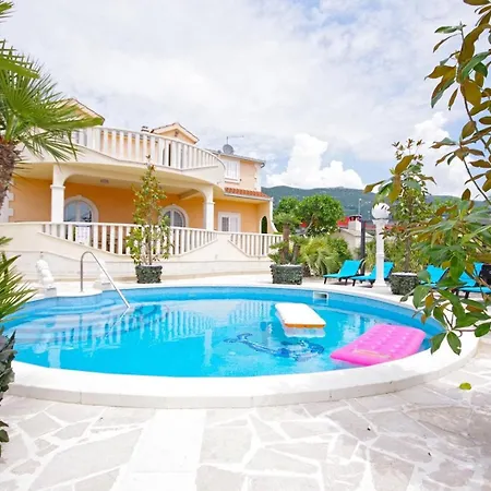 Luxury Rosalia